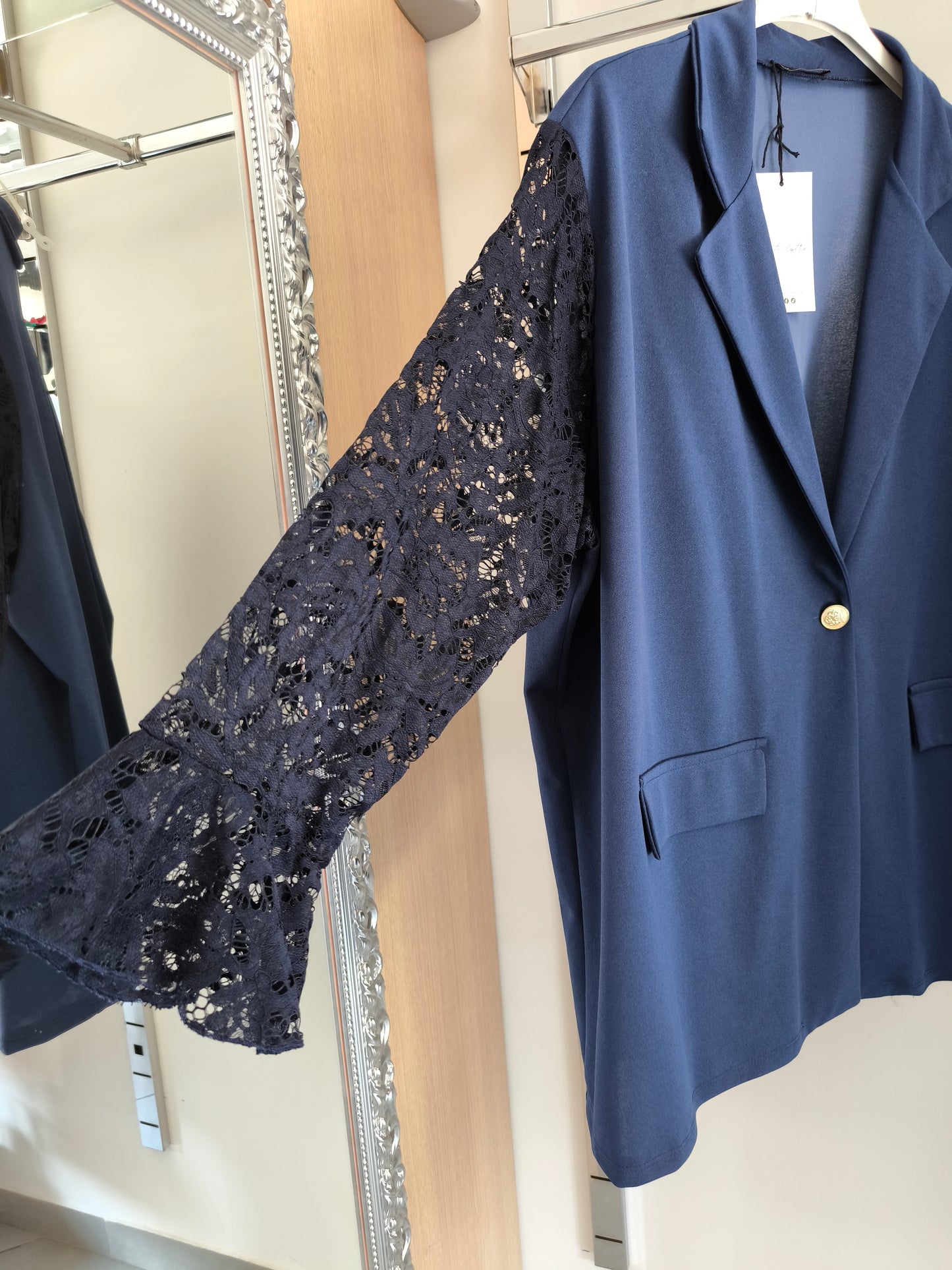 Completo elegante donna curvy blu con giacca maniche in pizzo