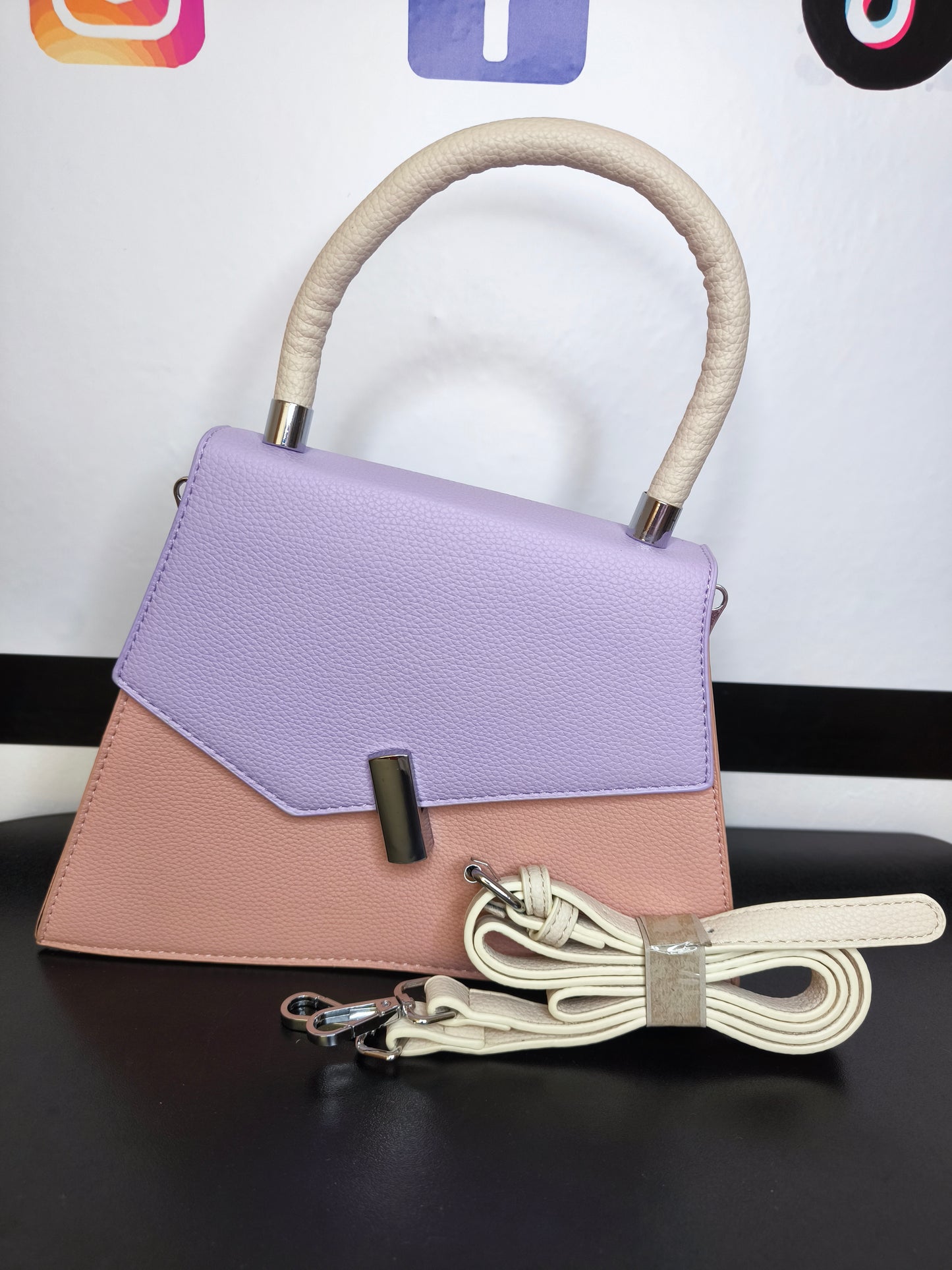 Borsa Queen Elizabeth