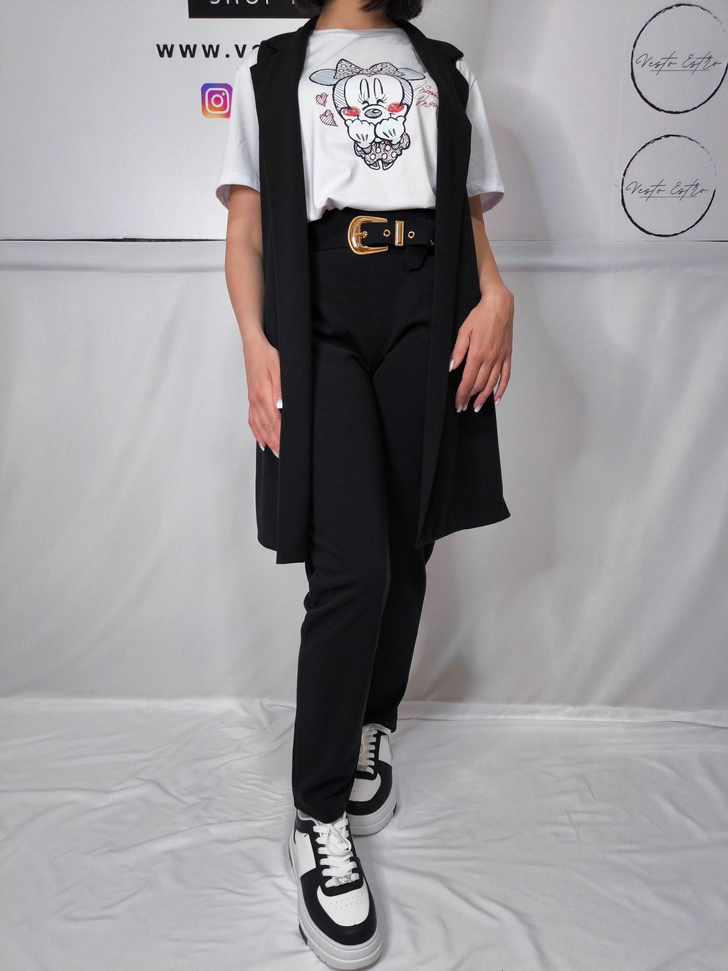 Gilet con spacchi laterali