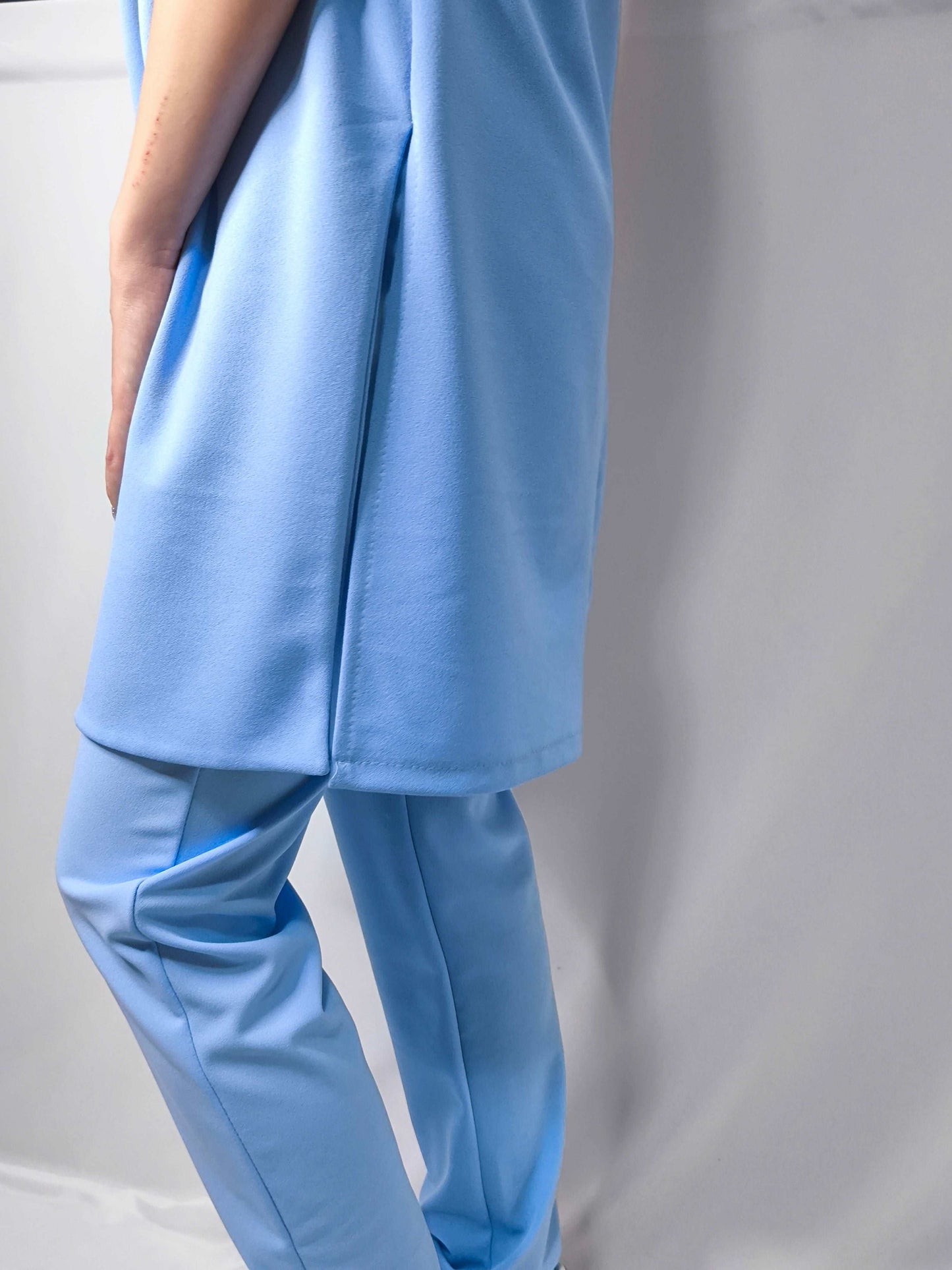 Gilet con spacchi laterali