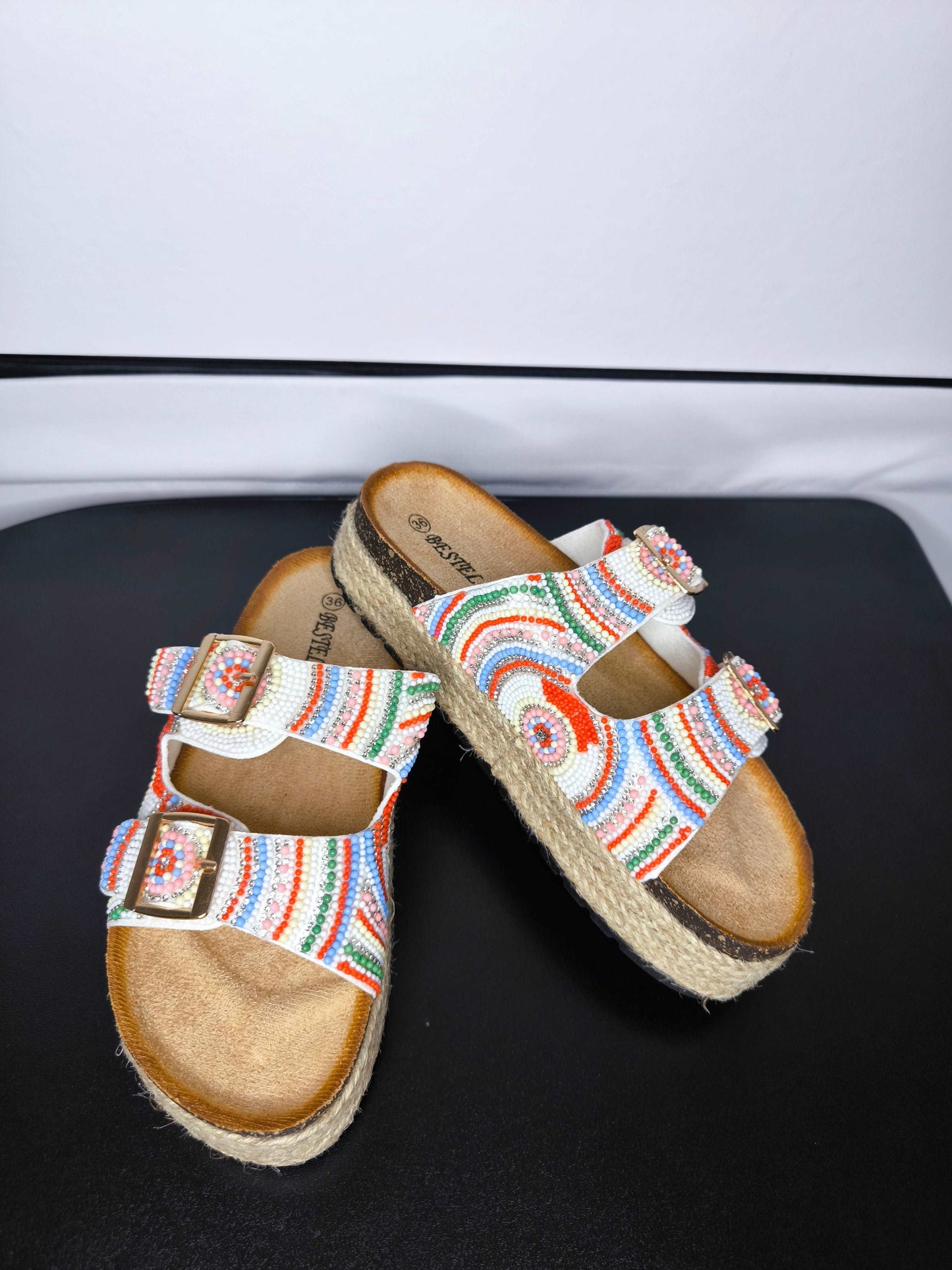 Sandali bianchi con perline