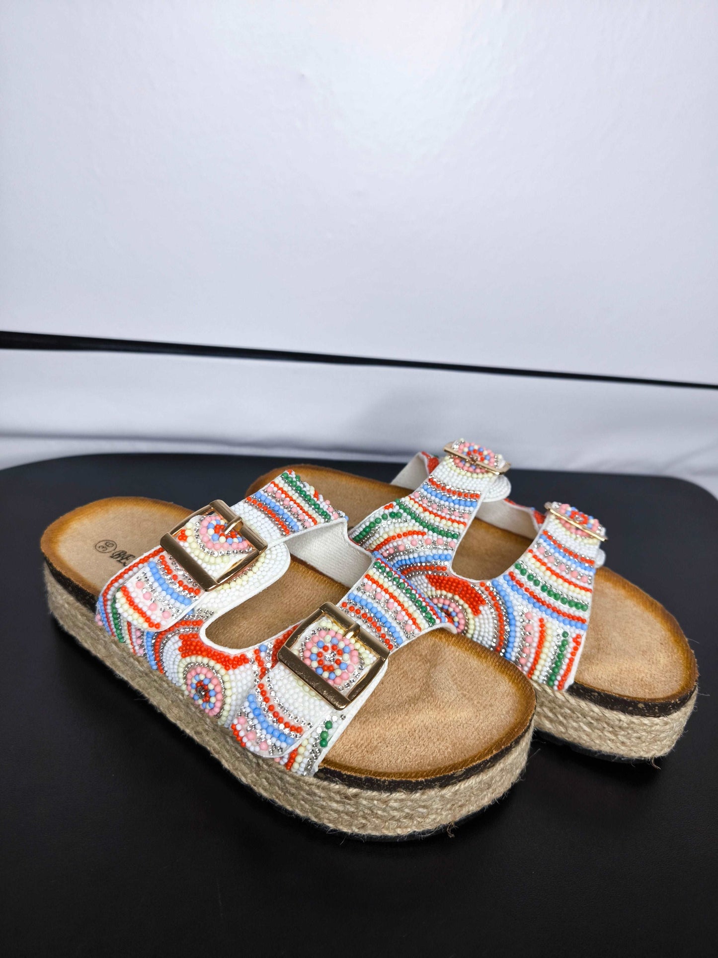 Sandali bianchi con perline