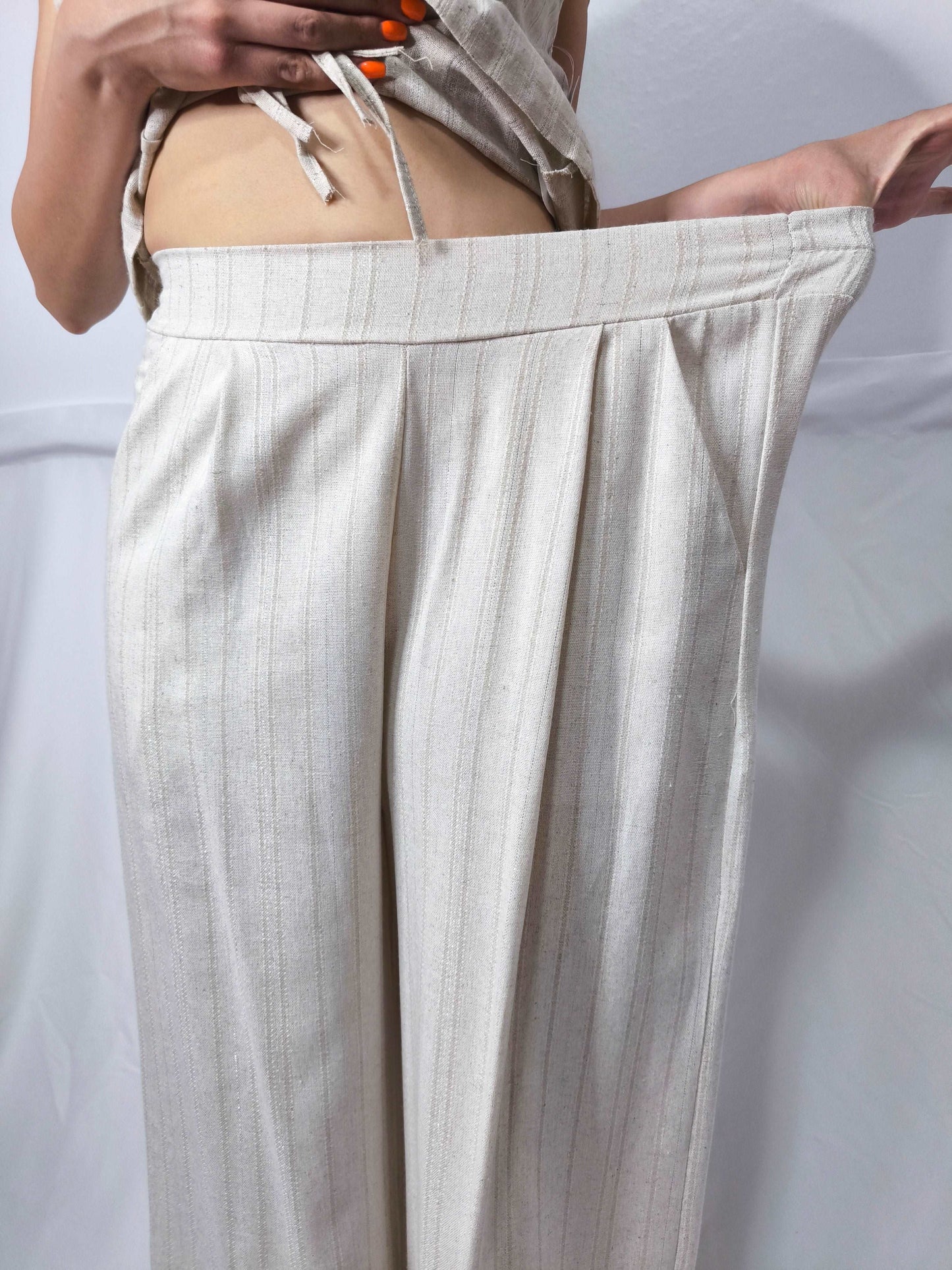 Pantalone con pences misto lino