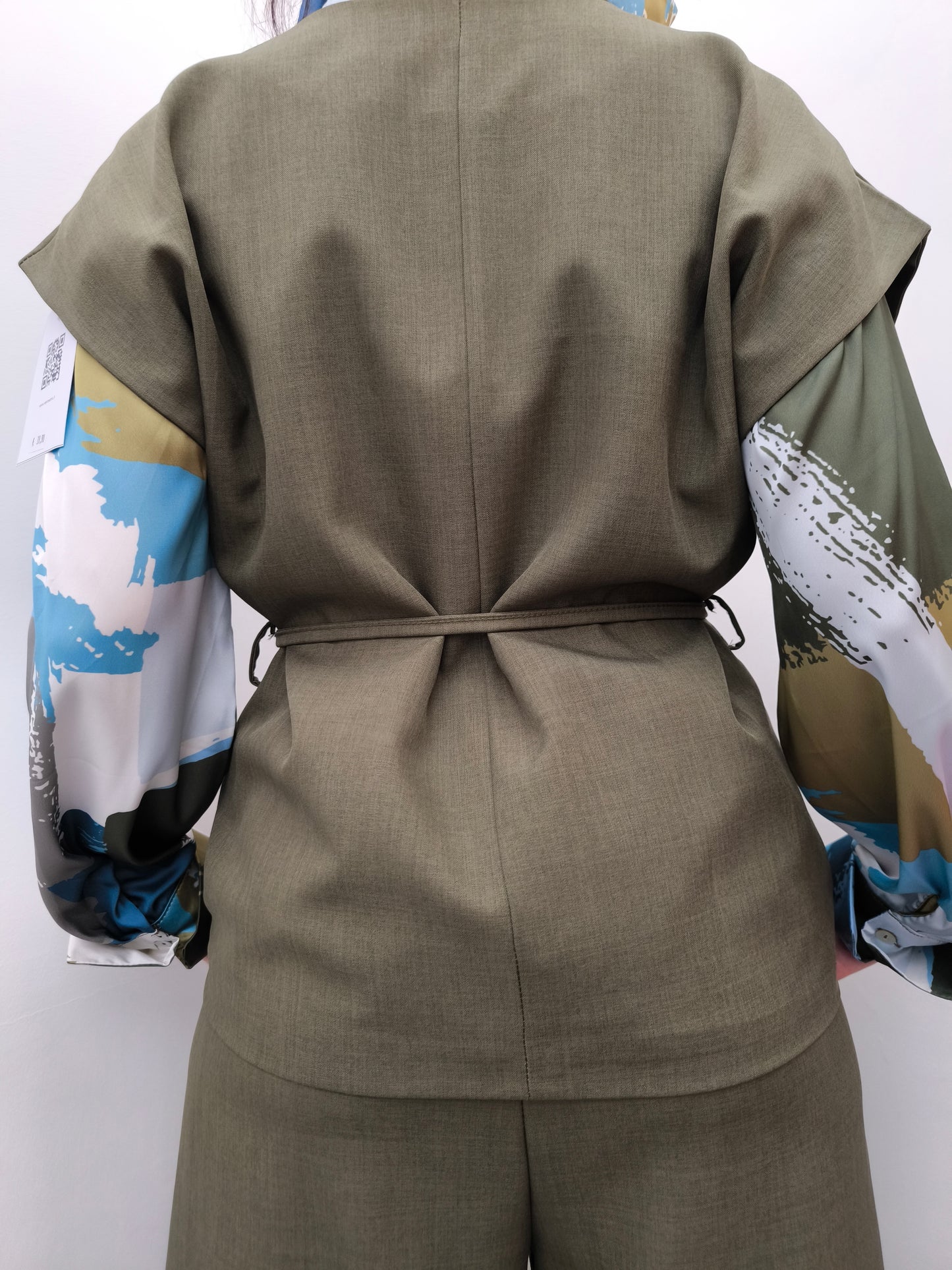 Completo AURA donna elegante a due pezzi – Giacca foderata e pantalone ampio