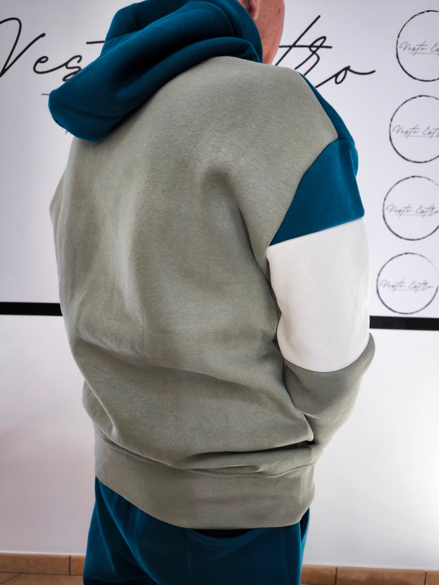 Tuta sportiva felpata righe