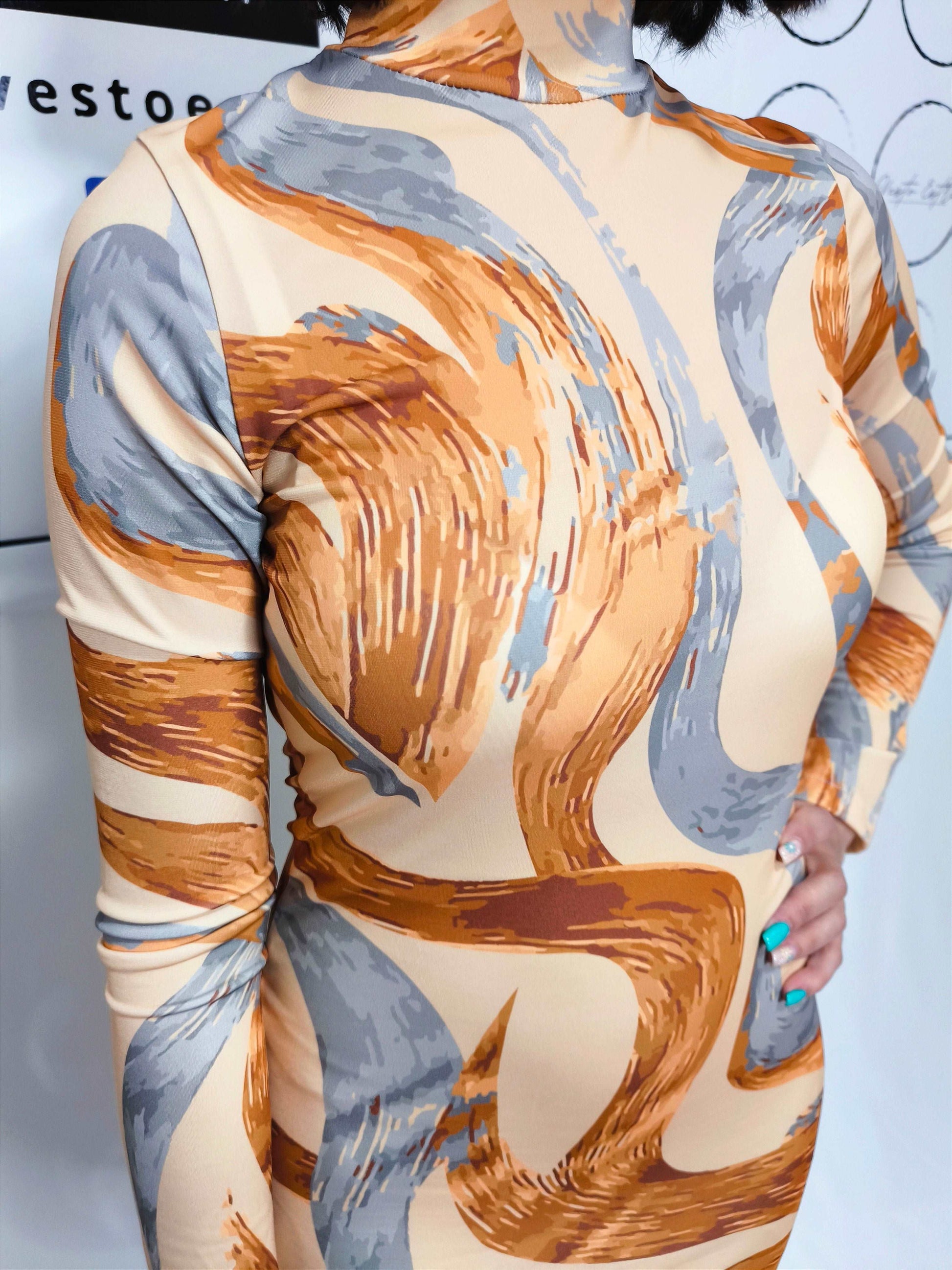 Abito midi in jersey rosa con fantasia astratta