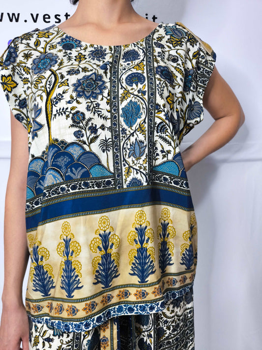 Blusa con motivi etnici