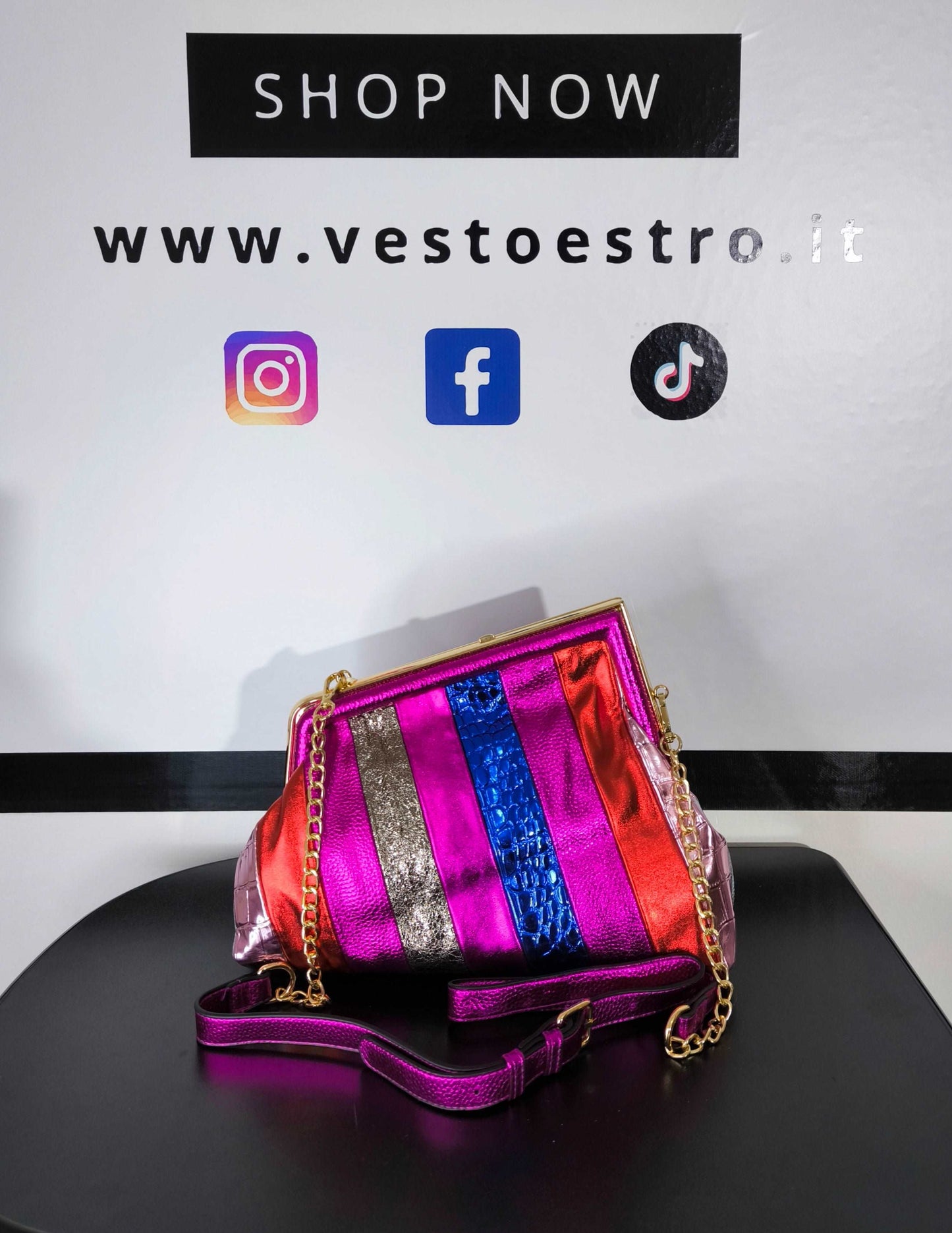 Clutch multicolor con tracolla - fucsia