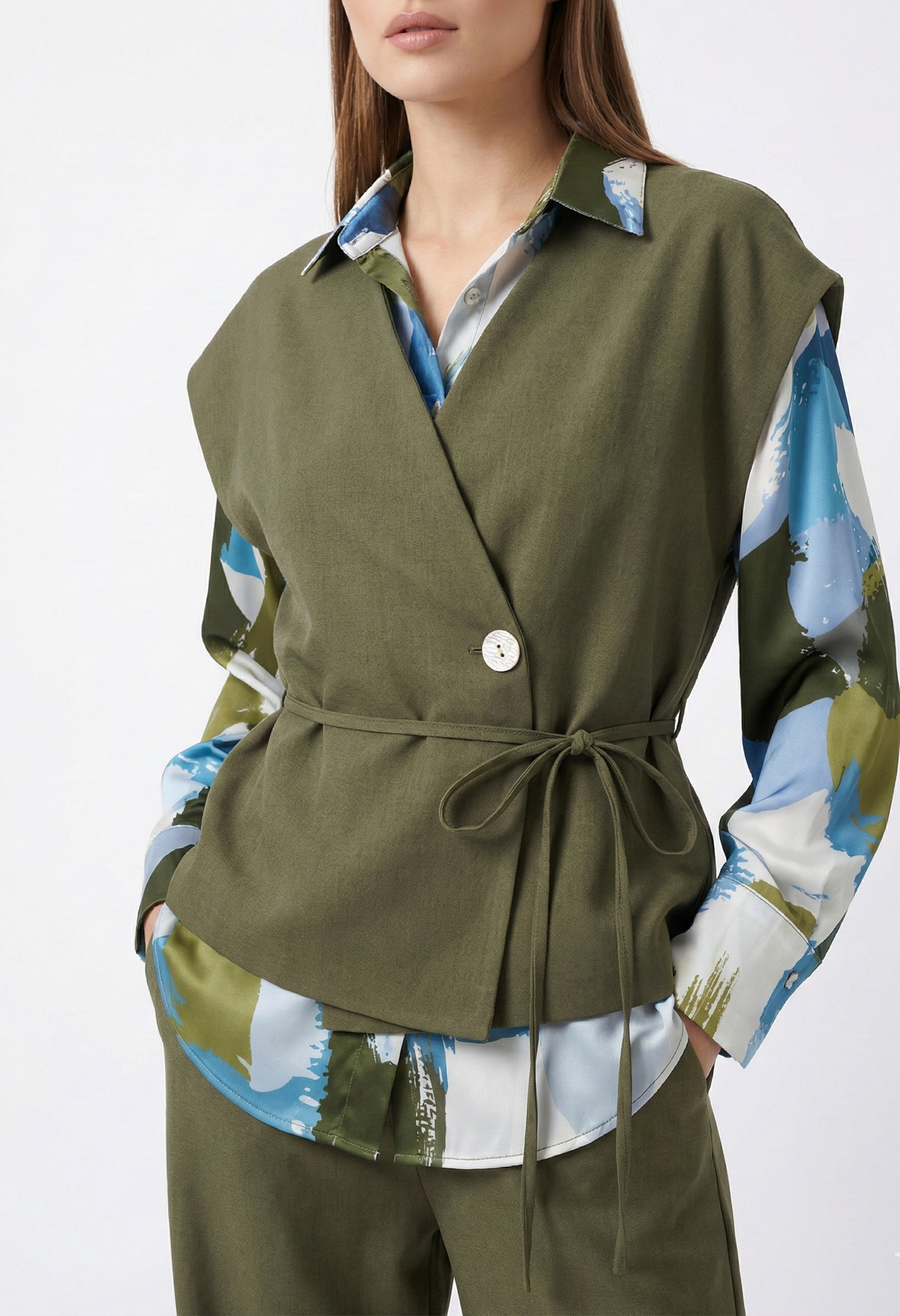 Completo donna elegante verde oliva con gilet e pantalone palazzo
