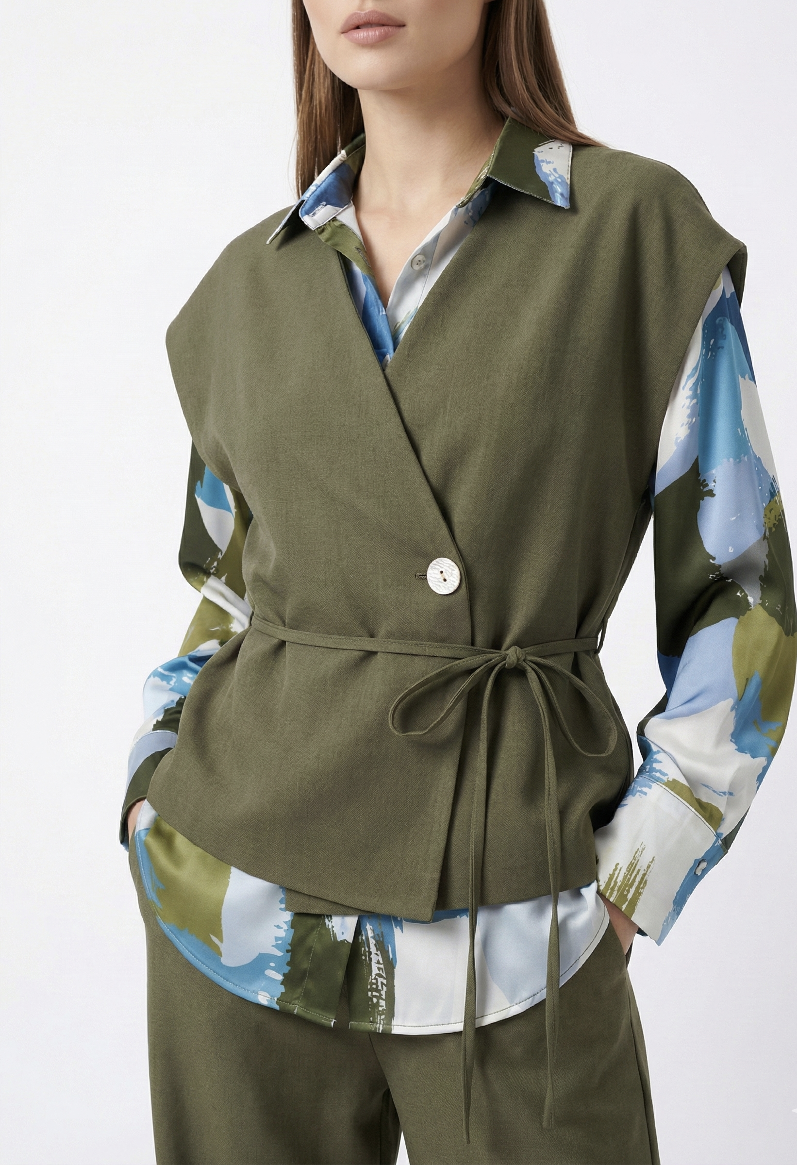 Completo donna elegante verde oliva con gilet e pantalone palazzo
