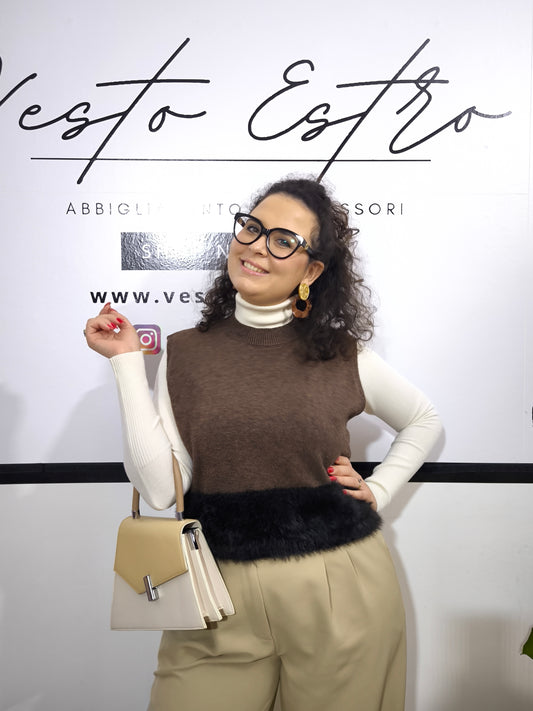 Gilet marrone con dettaglio in pelliccia sintetica - stile e calore per l’Inverno