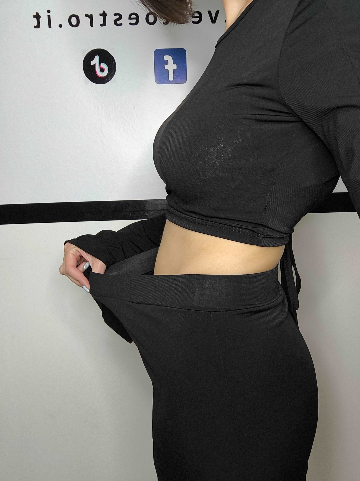 Completo minigonna e maglia crop