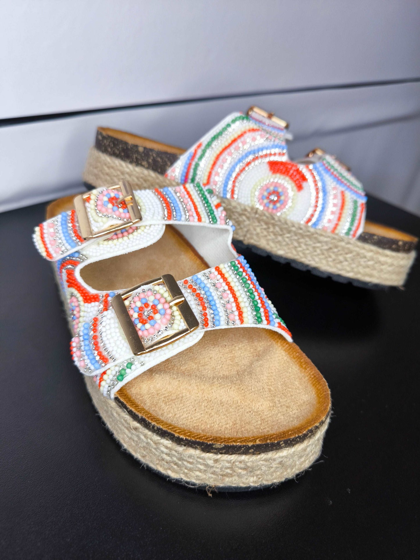 Sandali bianchi con perline