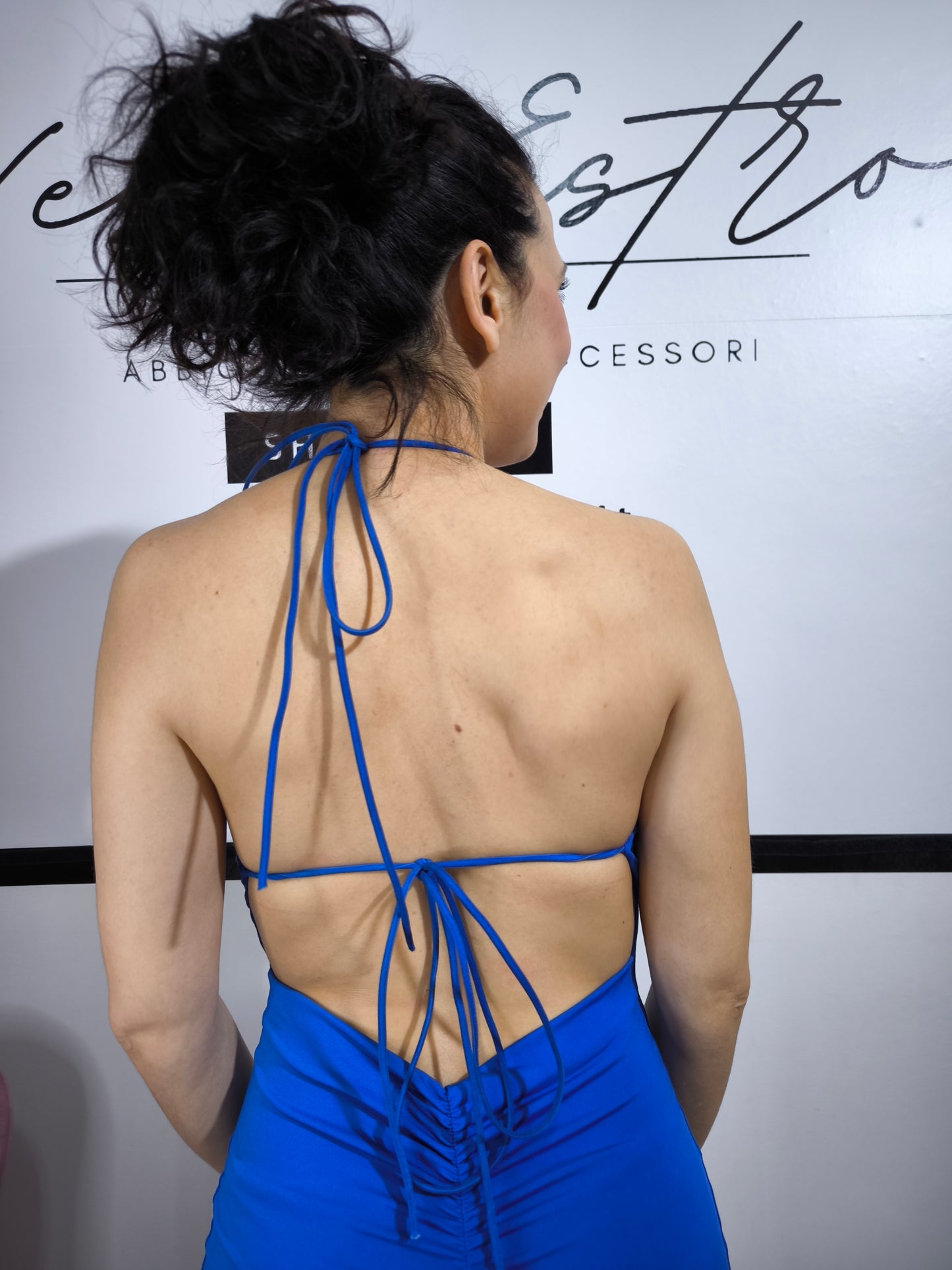 Abito sirena stellata – Vestito lungo con strass e schiena scoperta blu elettrico