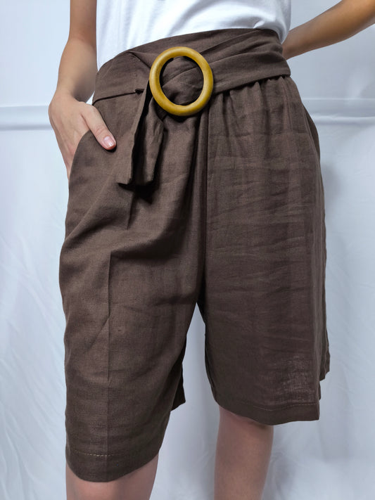 Pantaloncini donna in lino e viscosa con cintura decorativa e vita elastica marrone scuro