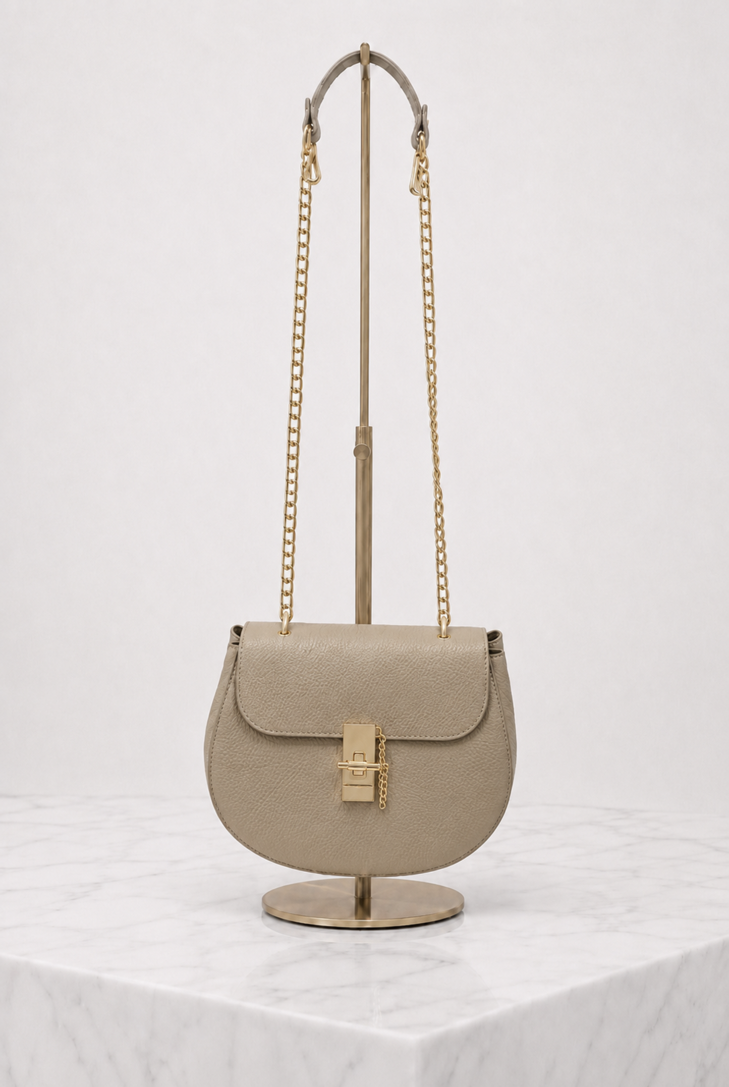 Borsa donna grigio tortora in vera pelle indossabile a tracolla