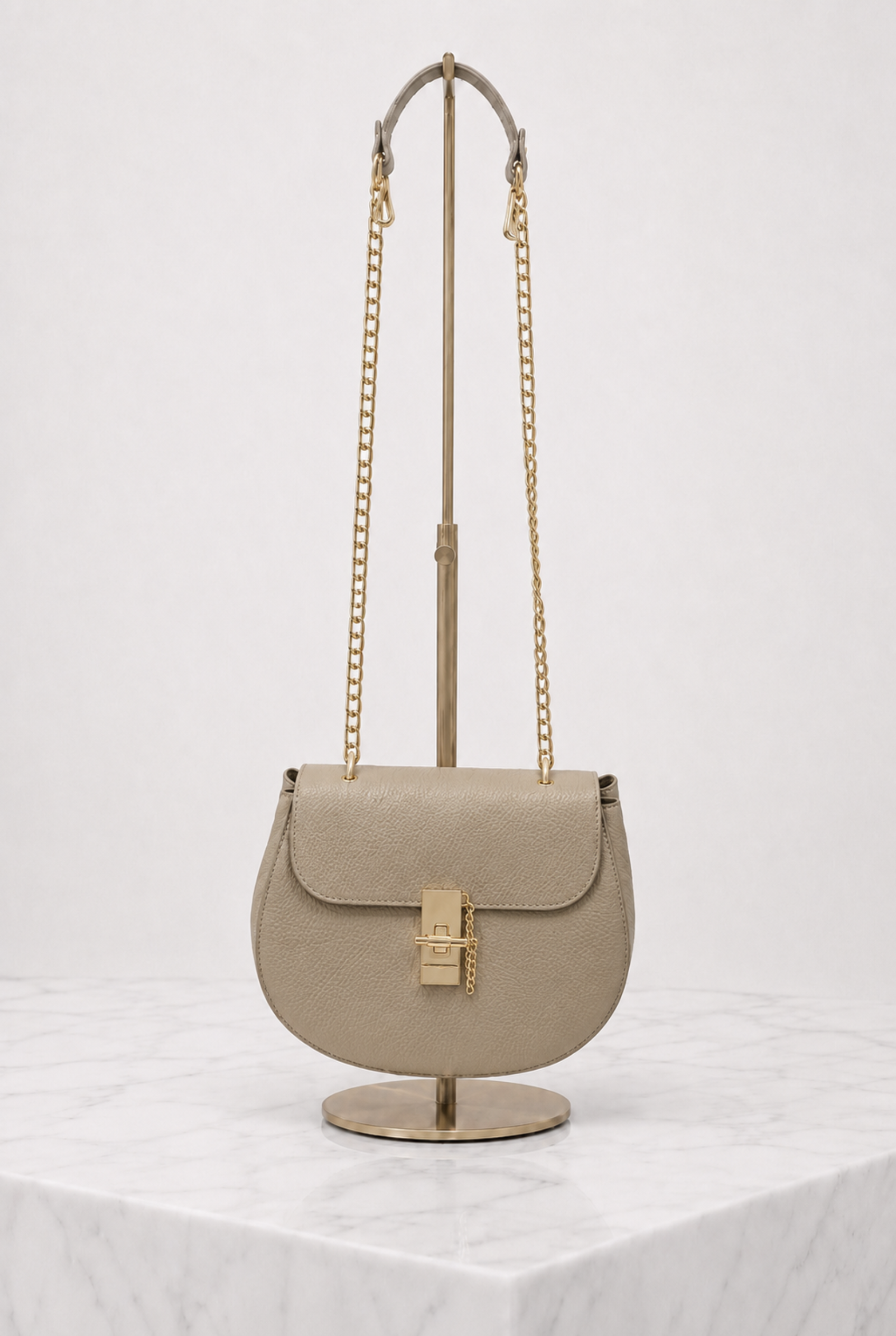 Borsa donna grigio tortora in vera pelle indossabile a tracolla