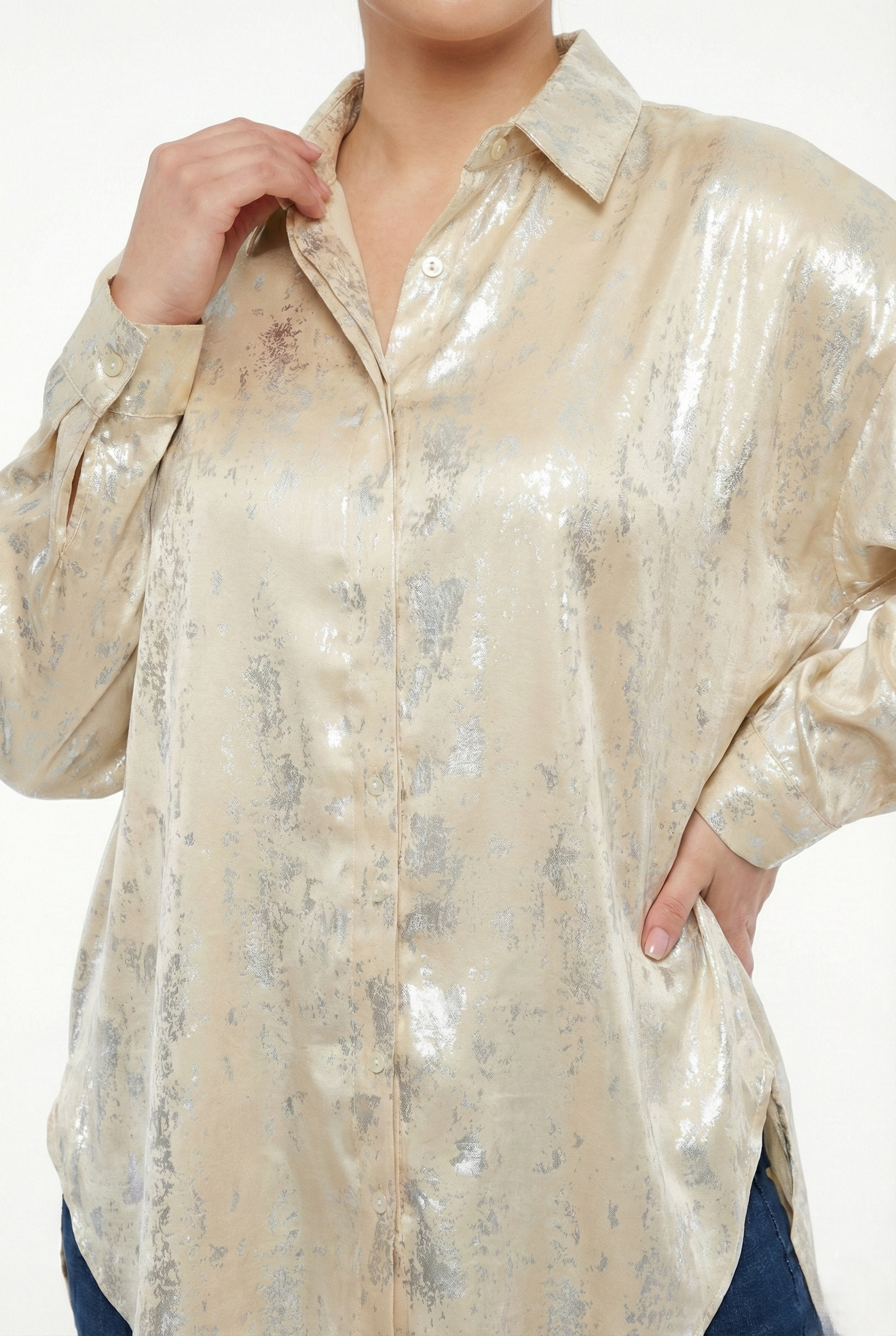 Camicia oversize donna avorio effetto laminato con vestibilità ampia