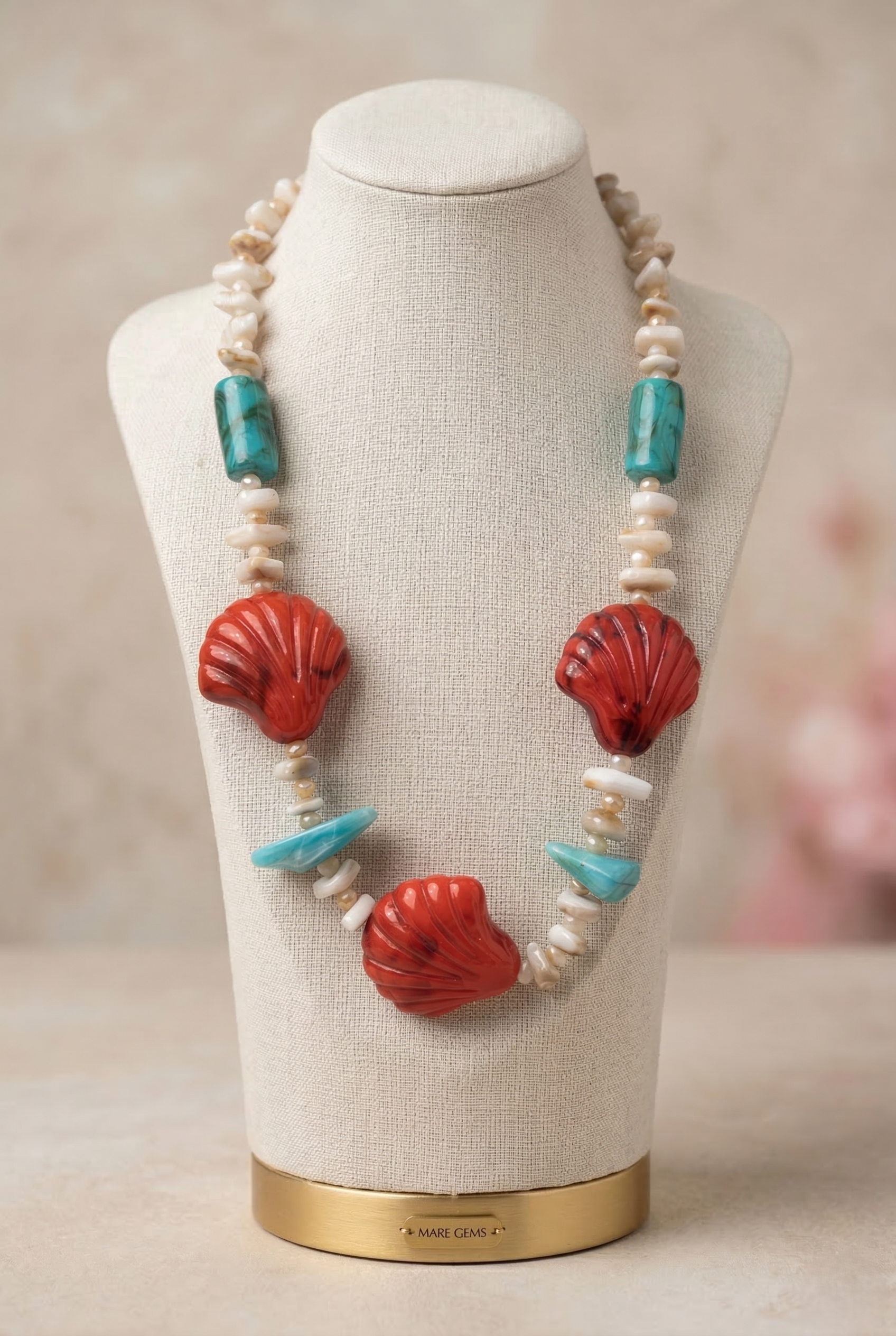 collana estiva con conchiglie rosse e perle pietre turchesi gioiello stile mare