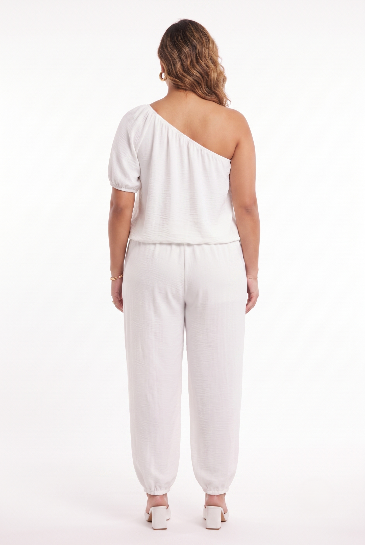 Completo curvy bianco con pantalone morbido elasticizzato, vista posteriore