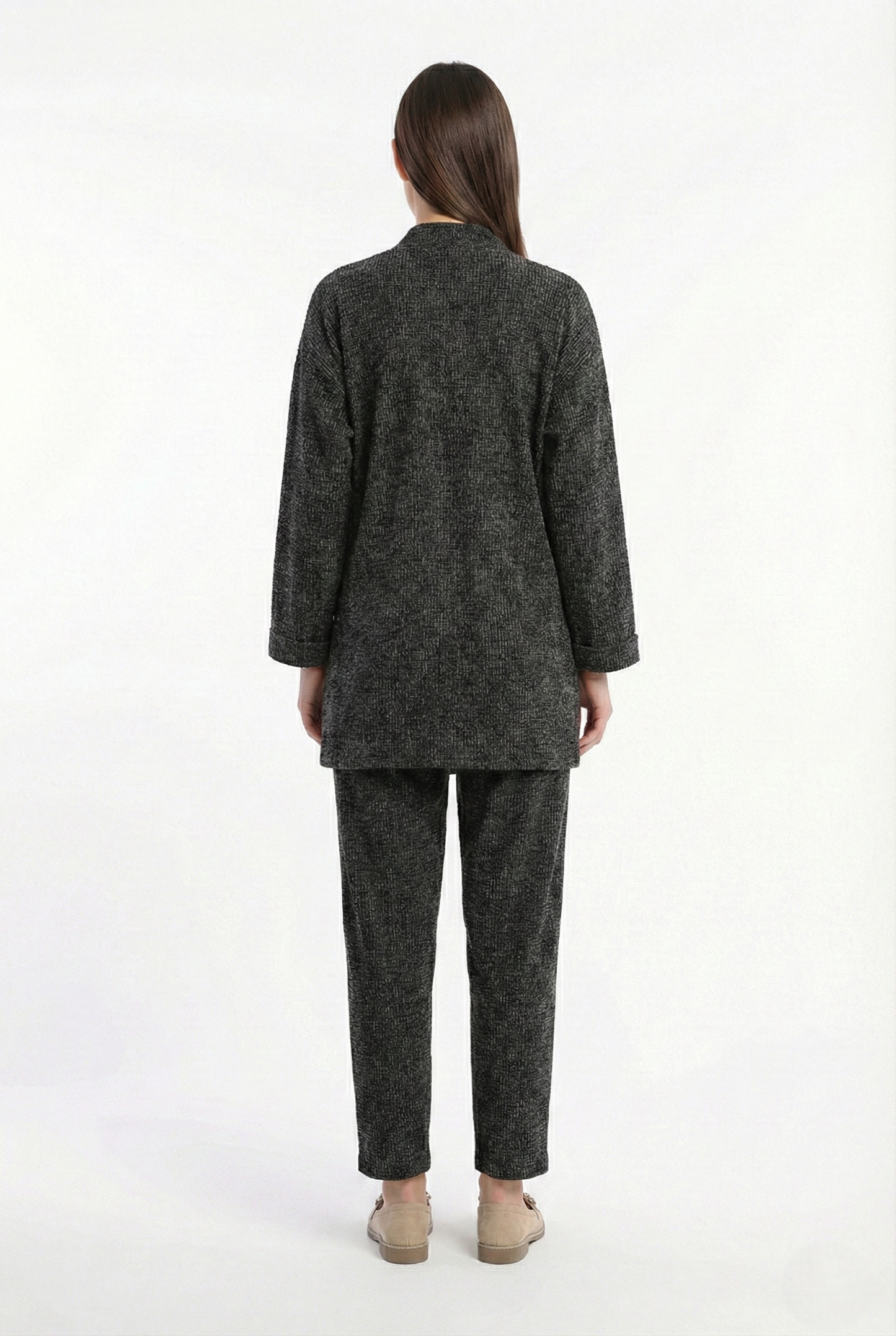 Outfit donna smart casual antracite stile urbano