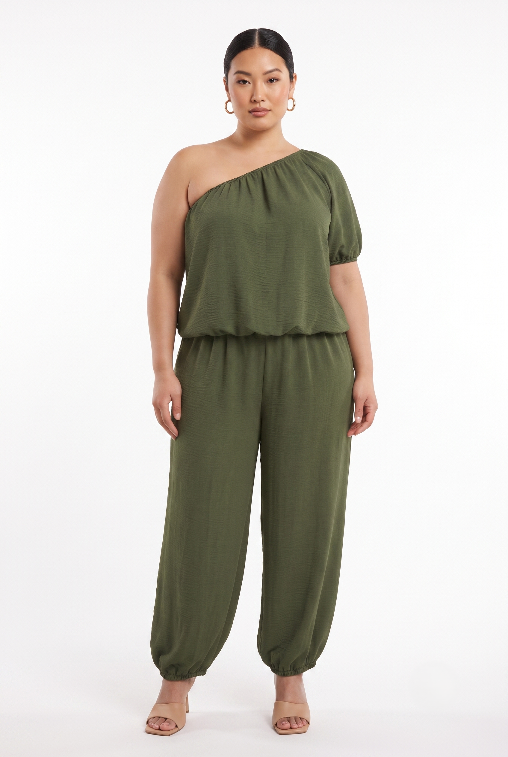 Completo donna curvy verde militare monospalla, vista frontale