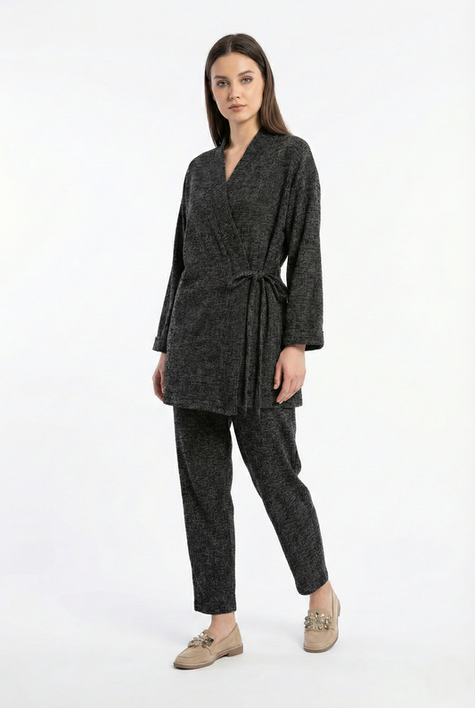 Completo donna chic antracite con giacca kimono e pantaloni moderni