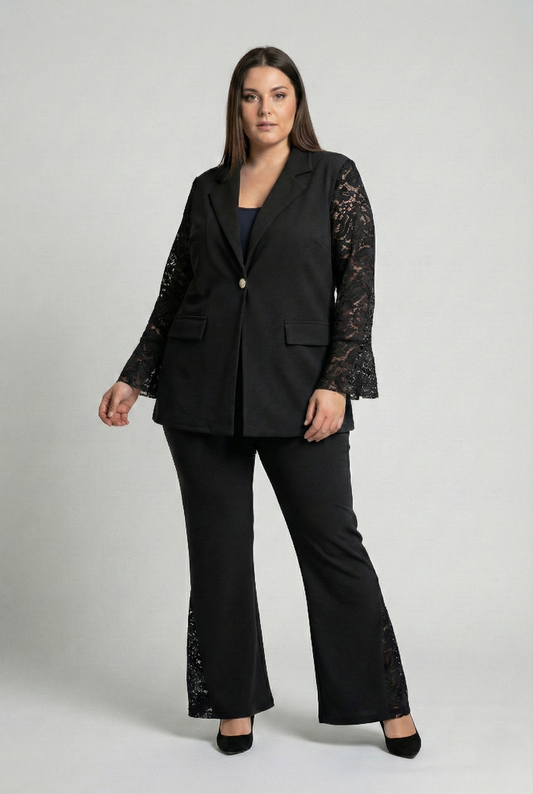 Completo nero elegante curvy con giacca monopetto e pantalone plus size vestibilità morbida