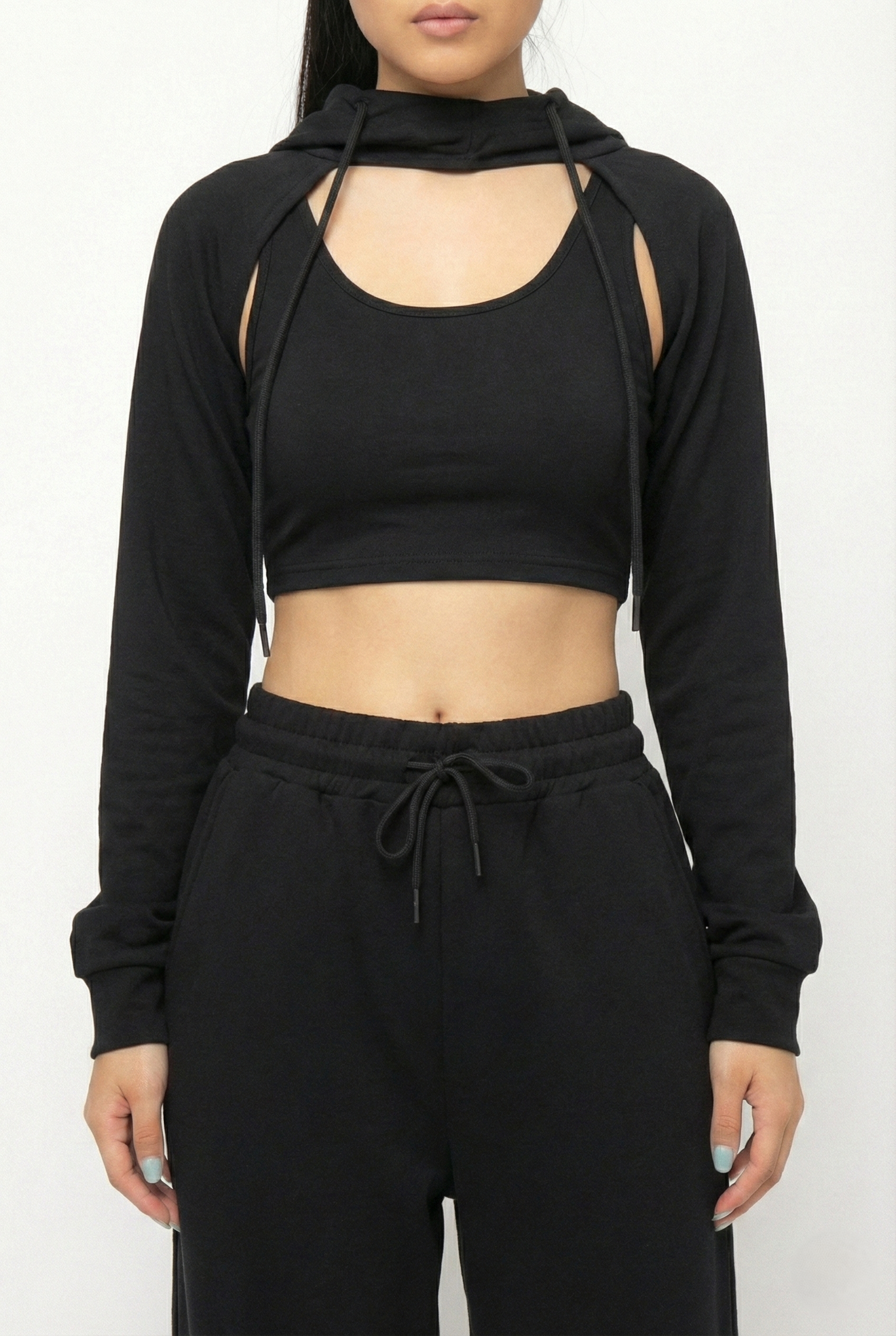 Crop top e felpa corta con cappuccio donna nera athleisure