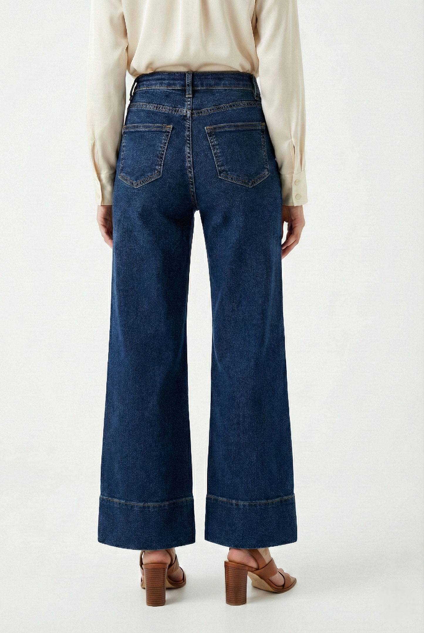 Jeans donna wide leg vita alta blu scuro vista posteriore con gamba ampia in denim