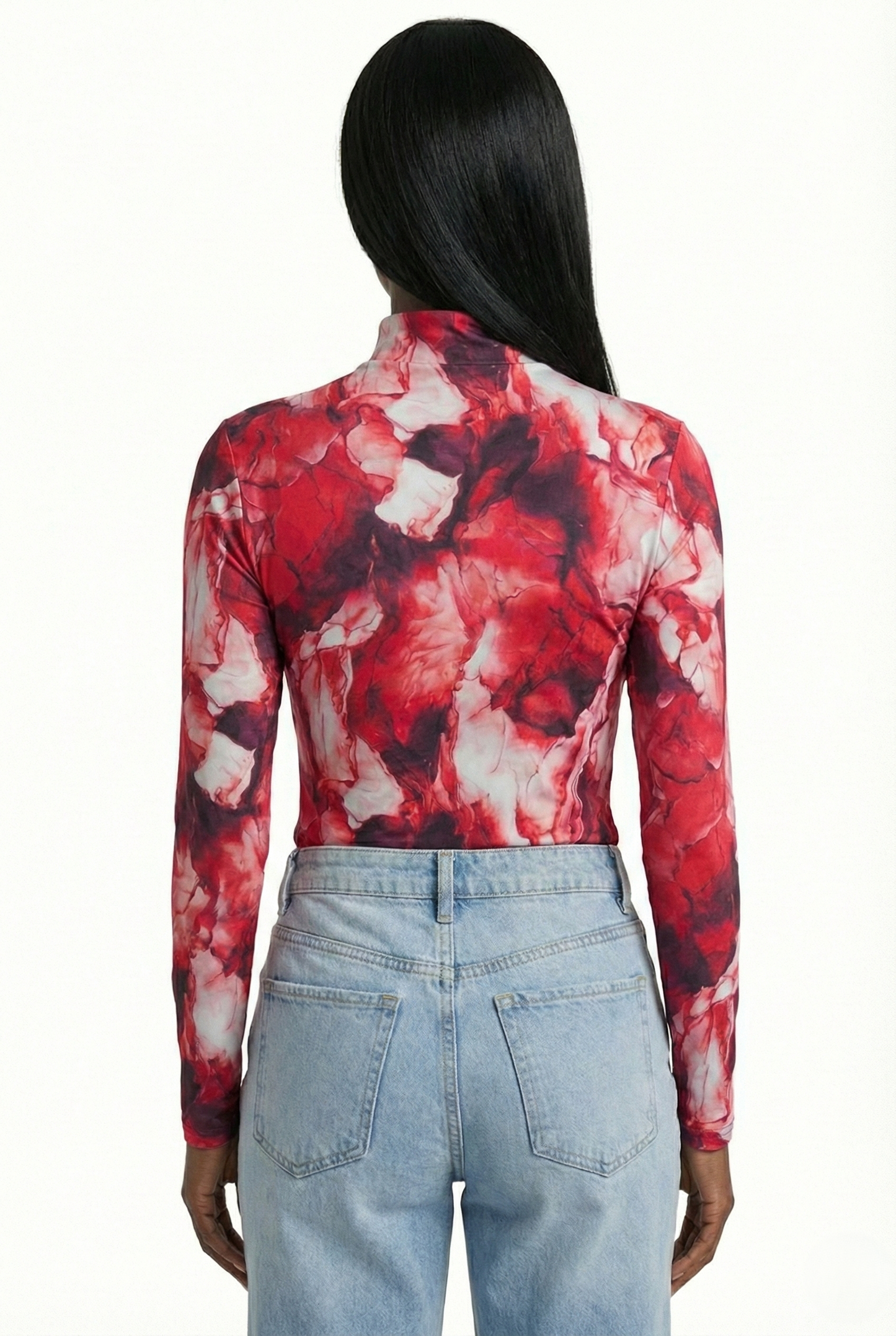 Maglia slim fit donna collo alto rossa  elasticizzata indossata