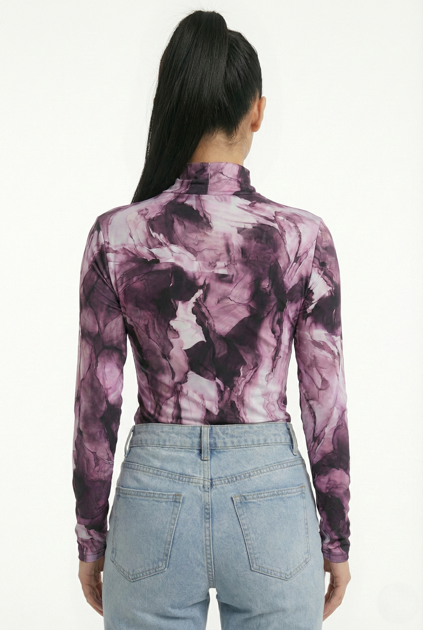 Maglia aderente donna elasticizzata a collo alto vestibilità slim fit di schiena