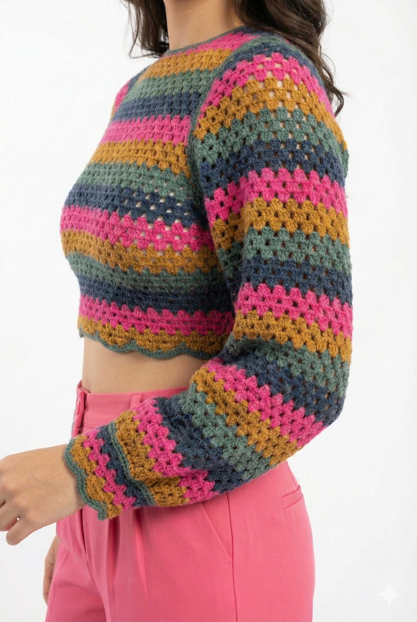 Maglia crop donna in uncinetto multicolore con maniche lunghe dettagli