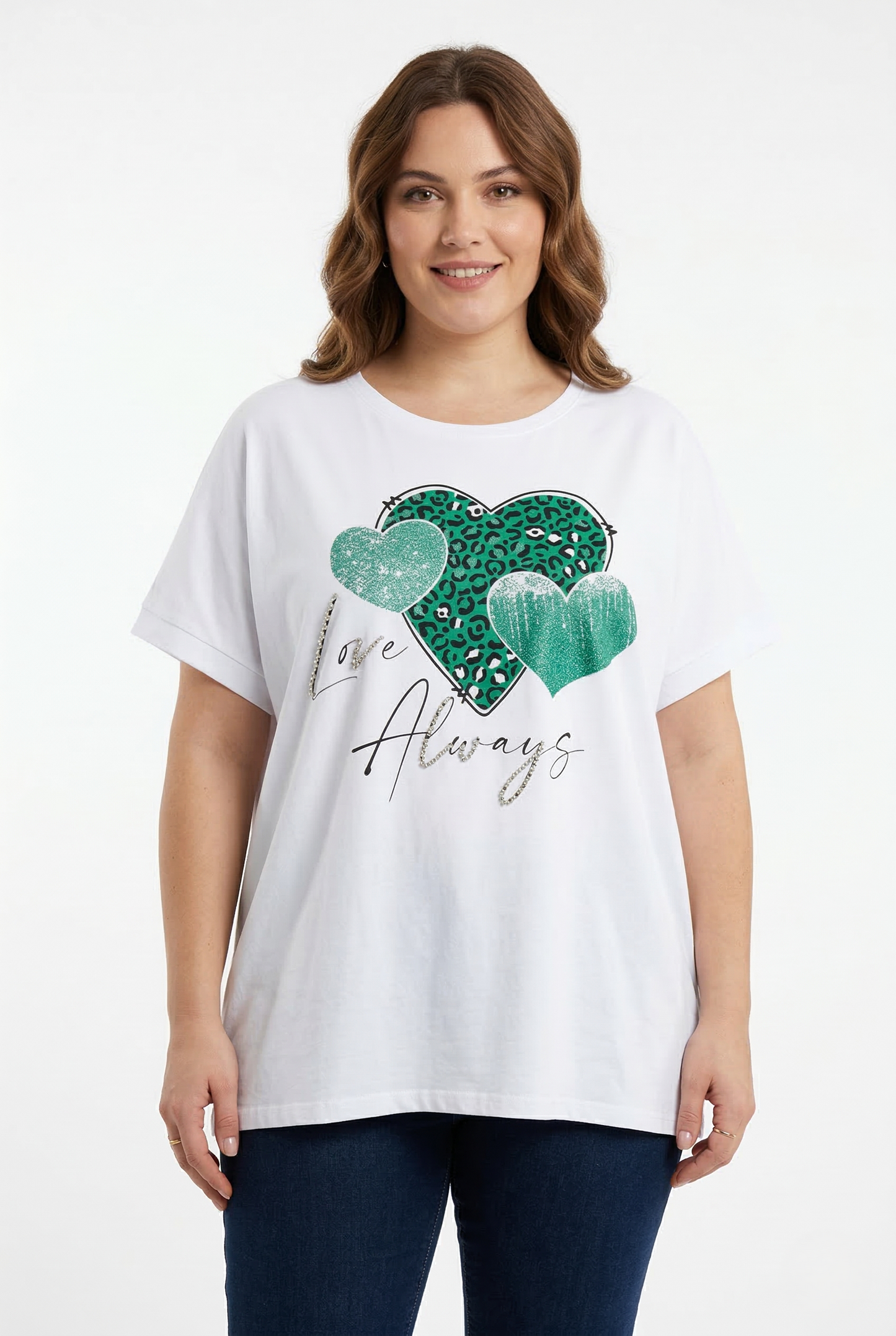 maglietta taglie forti bianca di cotone con cuori verdi e scritta love always con strass