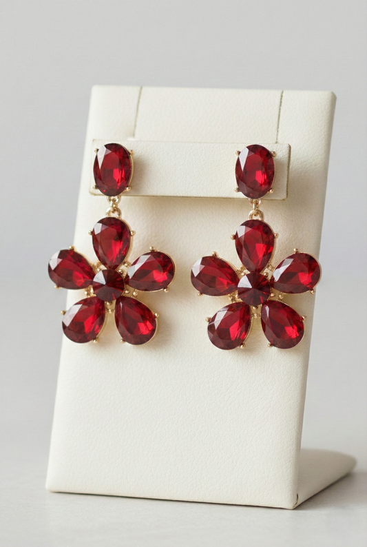 Orecchini a fiore con pietre rosse e montatura dorata eleganti da donna