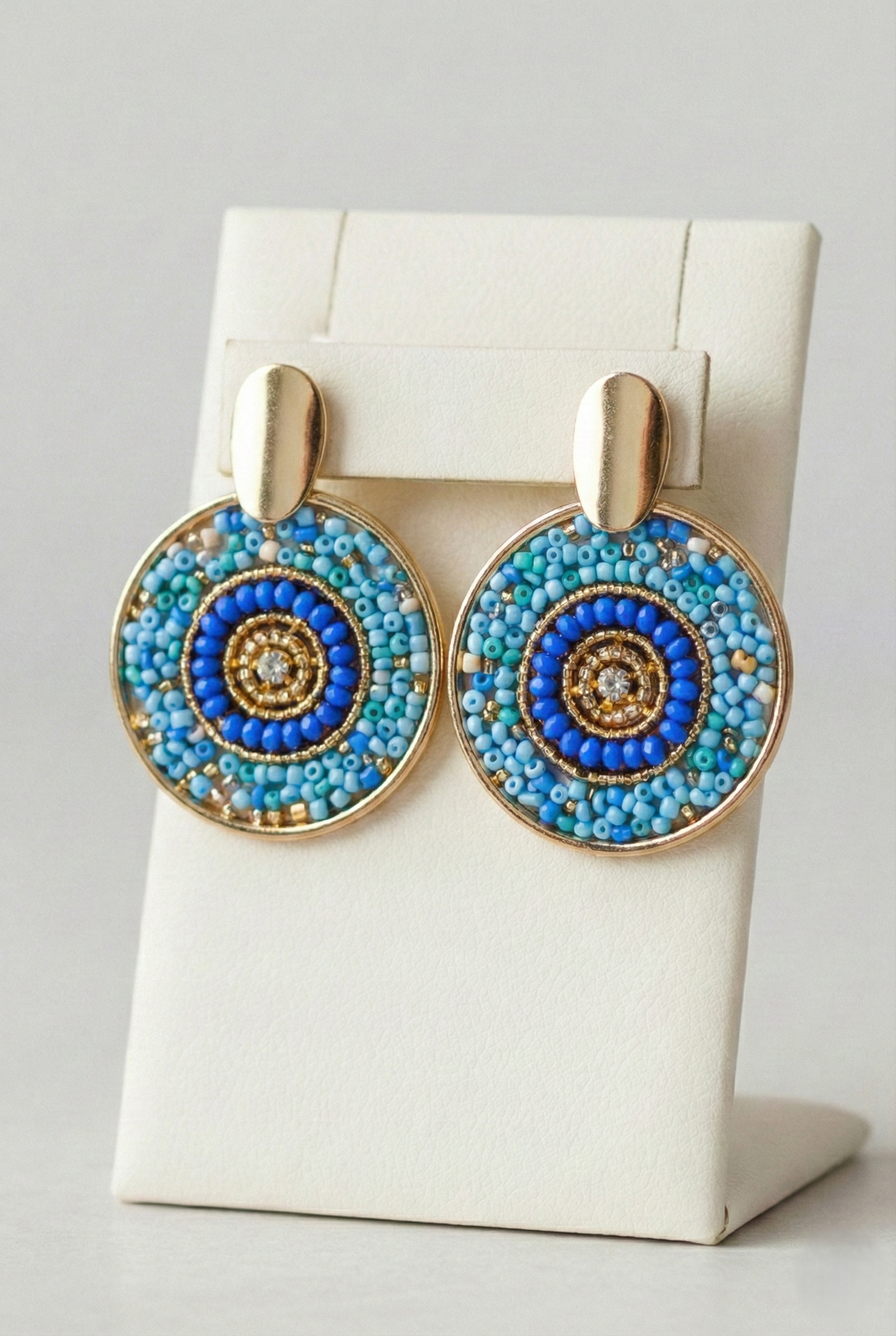 Orecchini mandala in perline blu con dettagli dorati gioielli moda eleganti