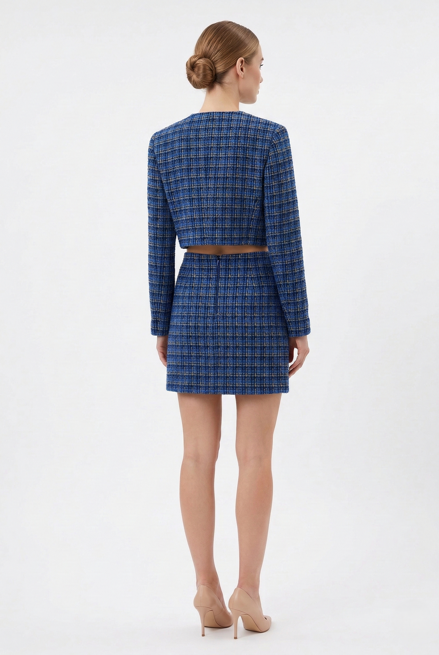 Gonna mini tweed blu con spacco frontale outfit elegante donna