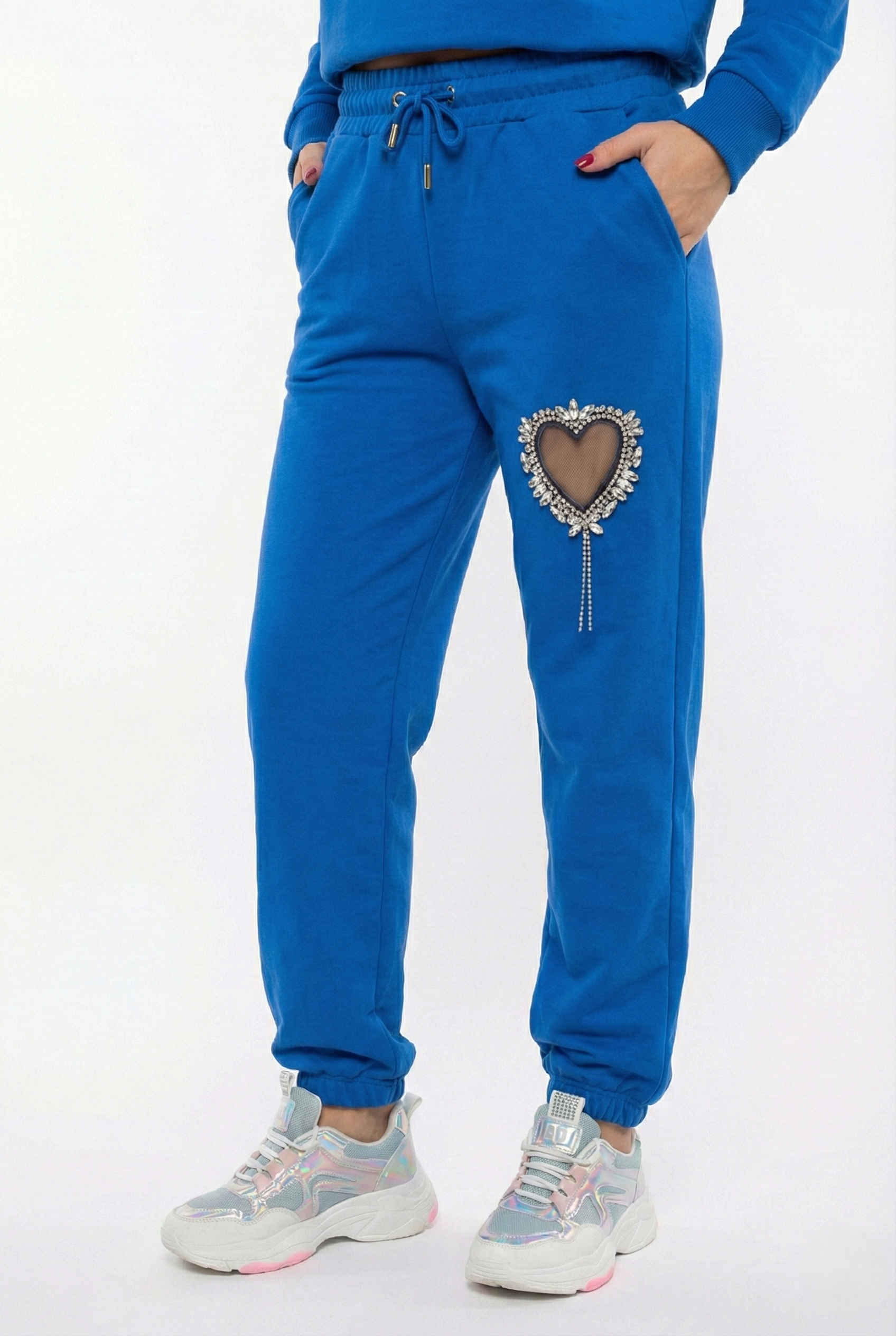 Pantalone garzato con cuore gioiello applicato