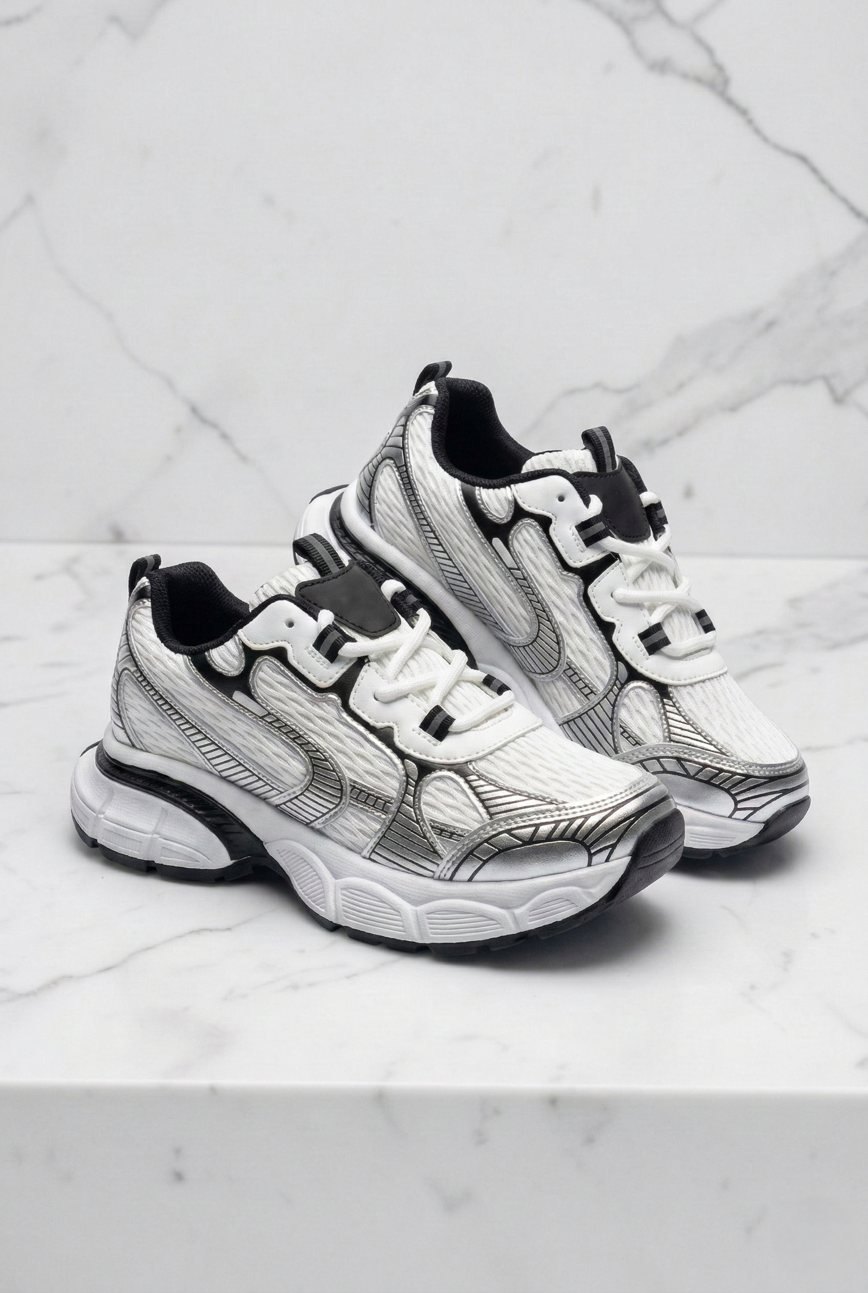 Sneakers chunky da donna bianche e nere con suola spessa streetwear
