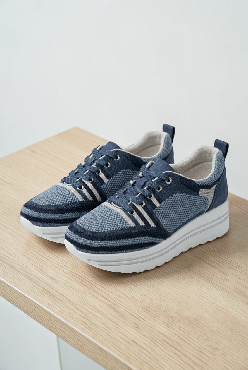 Sneakers donna blu in tessuto traspirante con soletta comfort e suola platform leggera con lacci