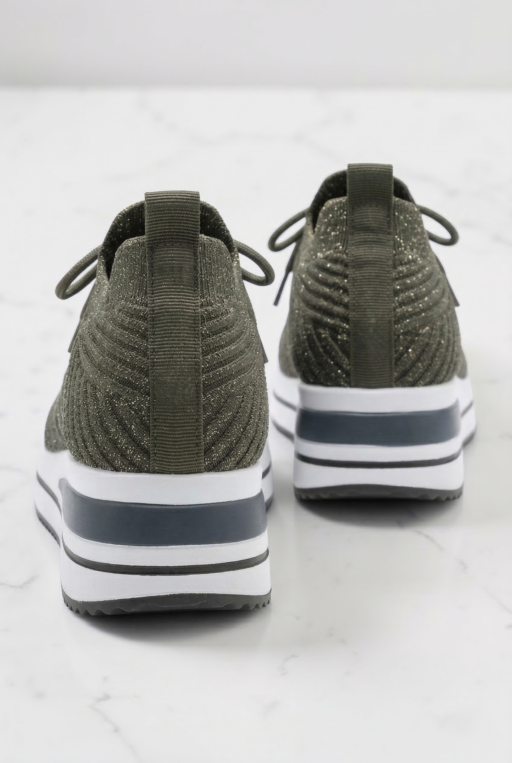 Sneakers verde militare donna con suola zeppa confortevole