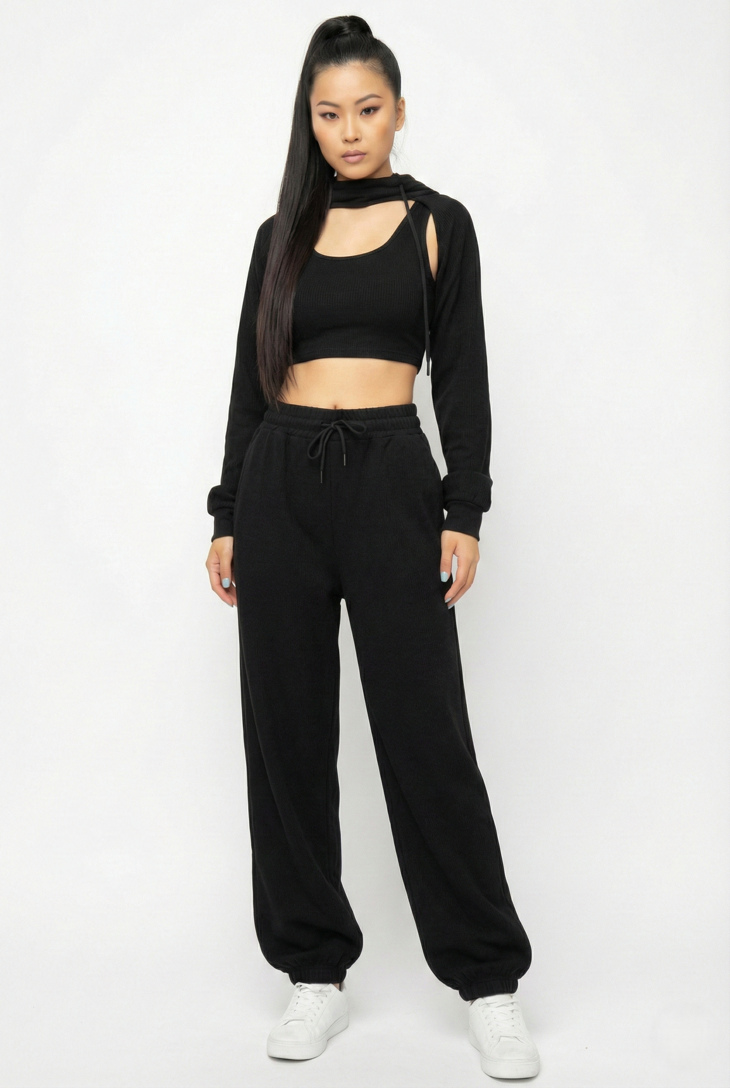 Tuta donna 3 pezzi nera con crop top felpa corta e pantaloni jogger